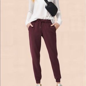 Lululemon Size 4 On The Fly Jogger Pants